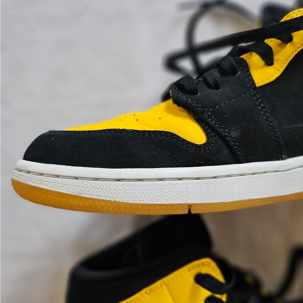 Jordan Black and Yellow Label Athletic Shoes - Picture 13 of 15